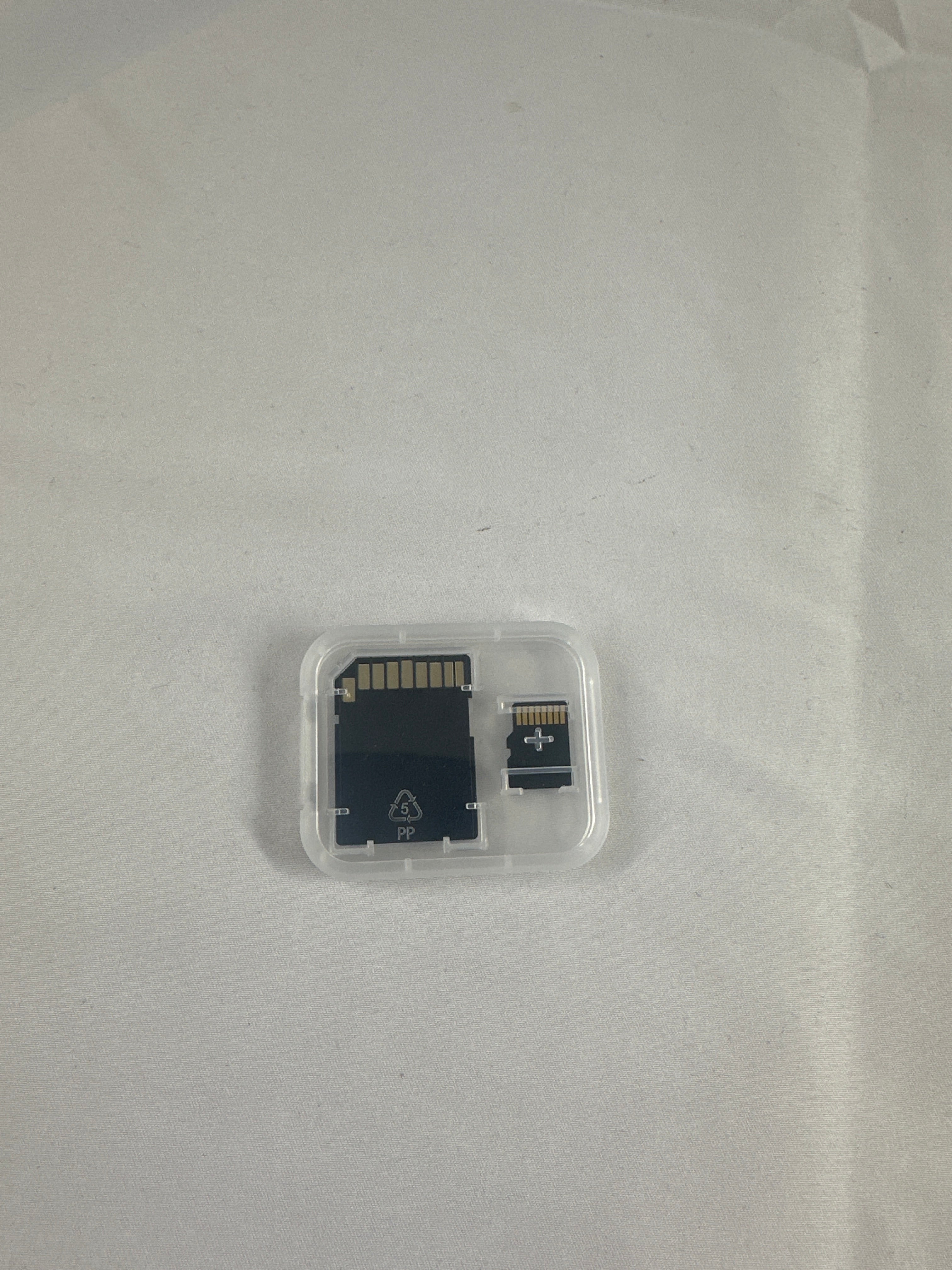 Amazon Contactless Cards Amazon Basics MicroSDXC 256 GB con adattatore SD, A2 U3, velocità fino a 100 MB/s, nero
