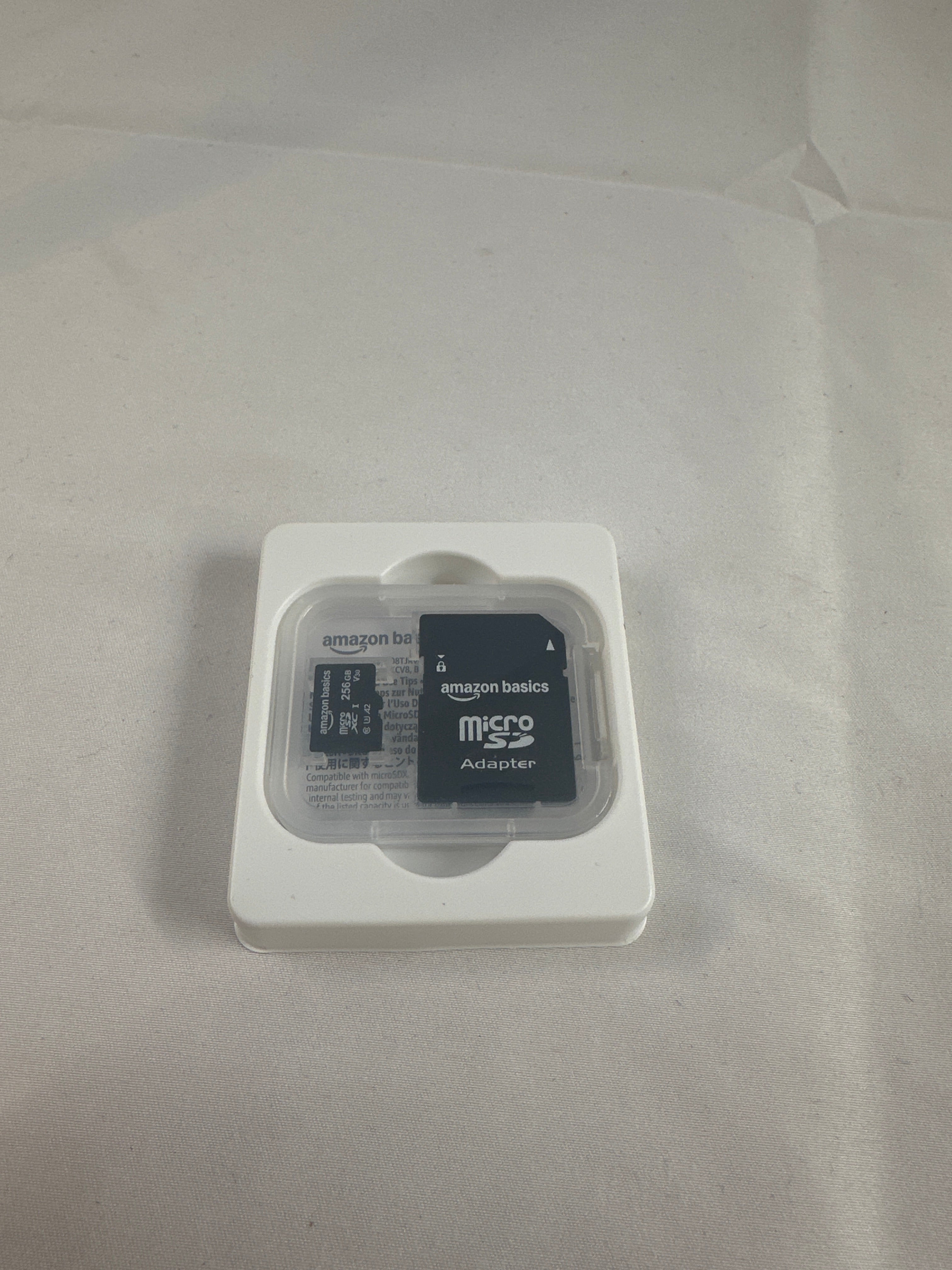 Amazon Contactless Cards Amazon Basics MicroSDXC 256 GB con adattatore SD, A2 U3, velocità fino a 100 MB/s, nero