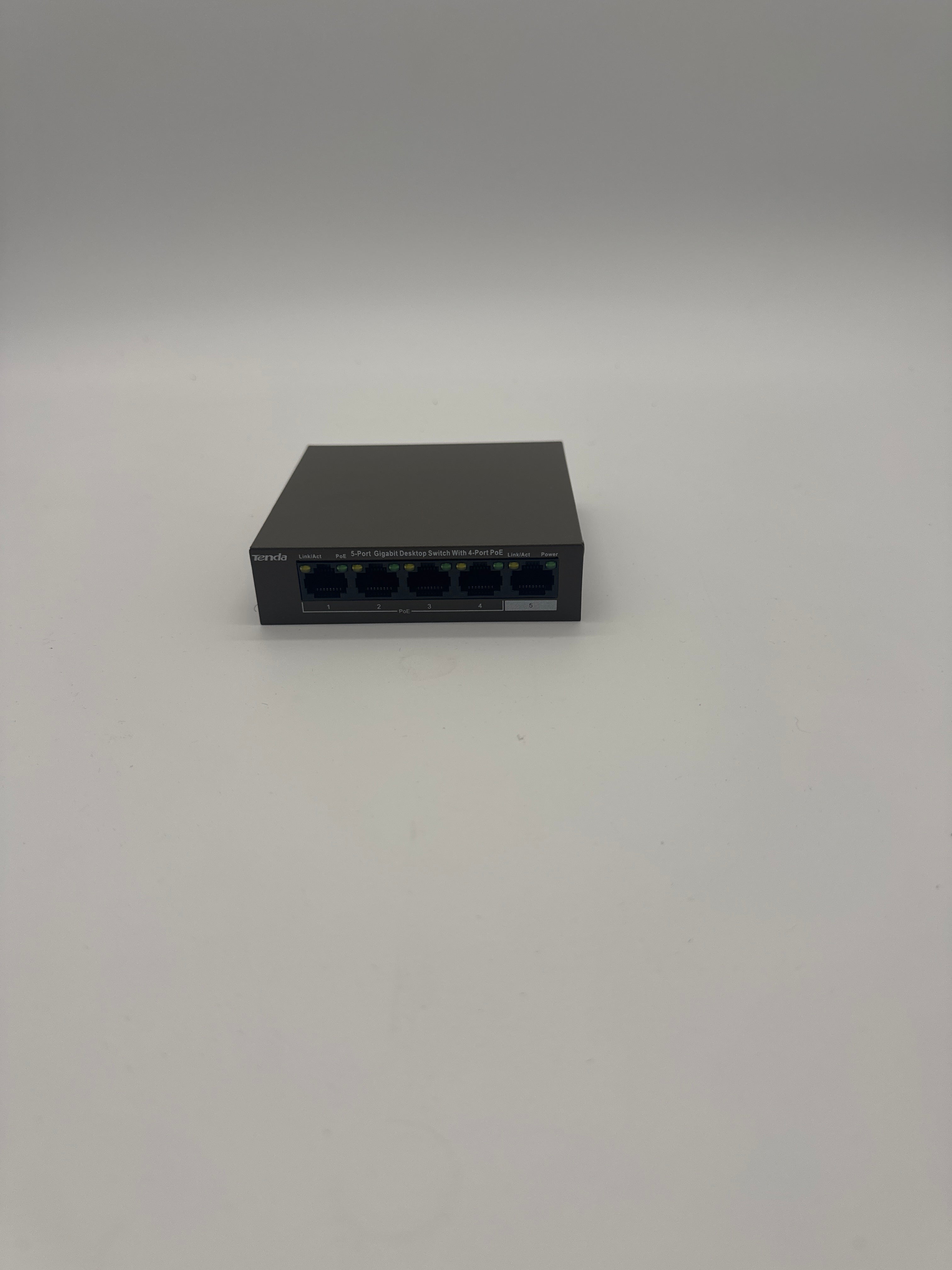 Tenda TEG1105P-4-63W Power Over Ethernet Switches Tenda TEG1105P-4-63W Switch Gigabit 5 porte con 4 PoE+ (58W), VLAN, fanless