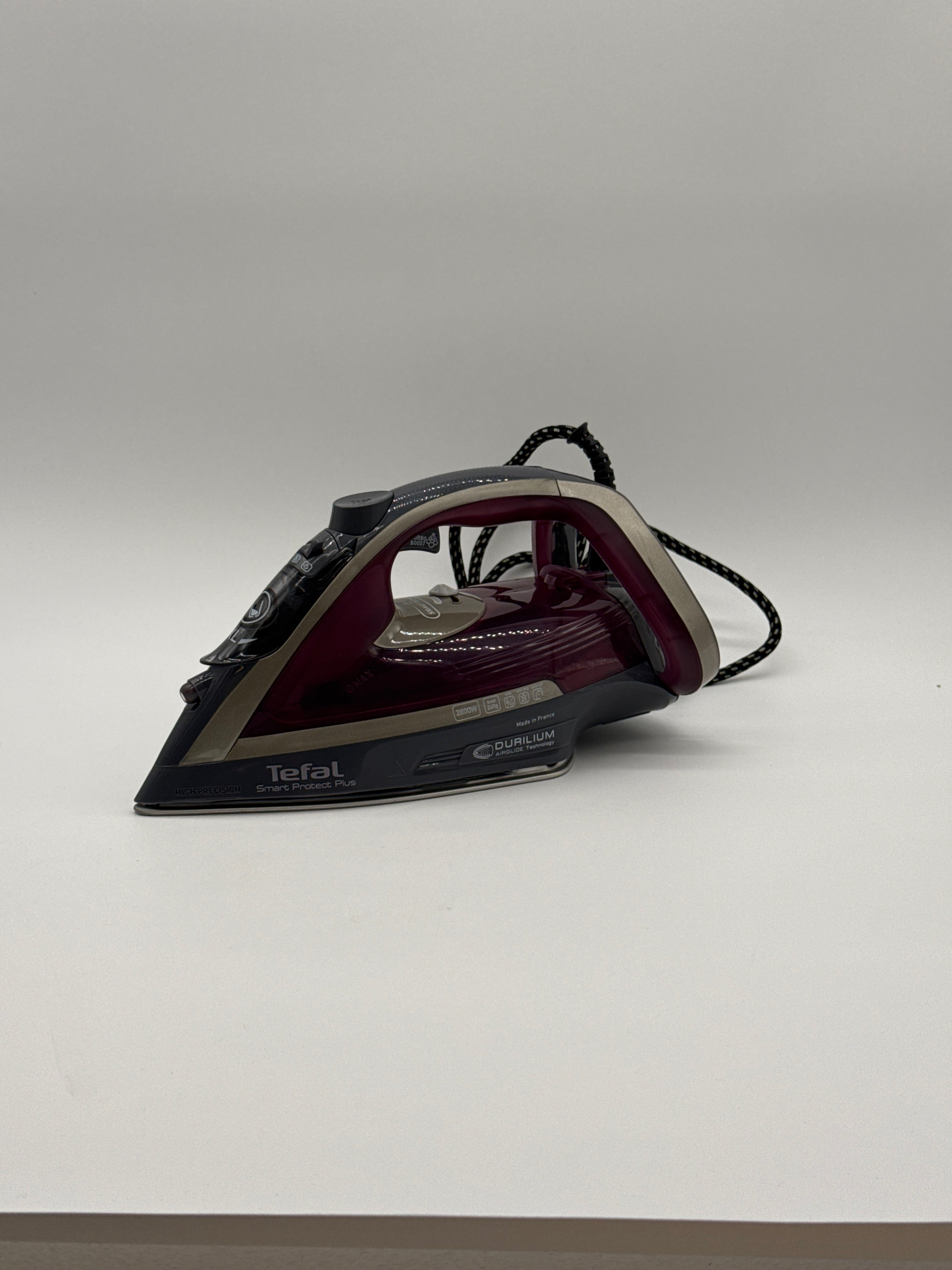 Tefal Smart Protect Plus FV6870 Iron Tefal Smart Protect Plus FV6870 - Ferro da stiro a vapore 2800W