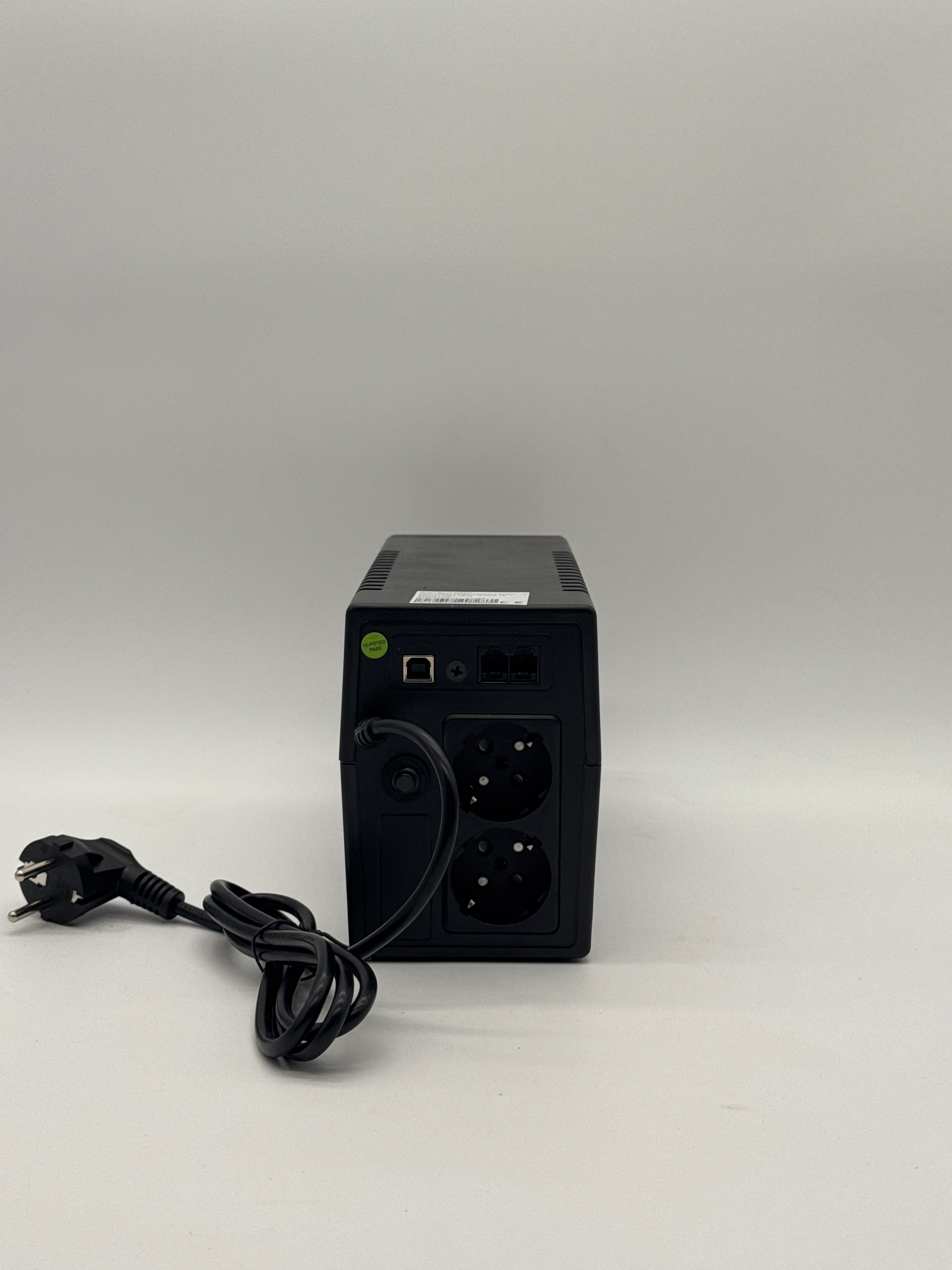 Master Power SAI UPS 650VA 360W Caricabatterie Master Power SAI UPS 650VA (360W) con 2 prese Schuko – Uscita a tensione costa