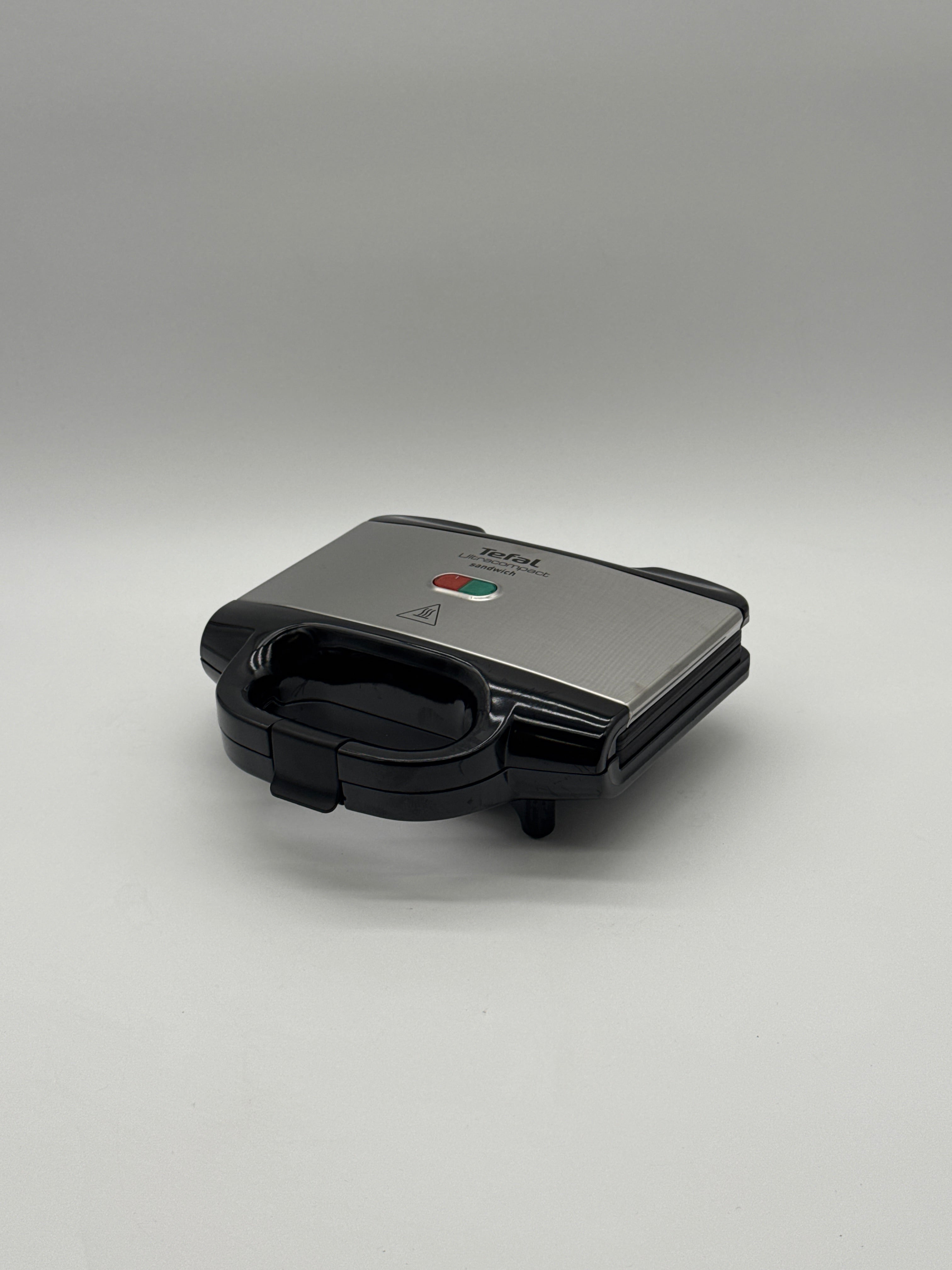 Tefal Ultracompact SM1552 Sandwich Makers Tefal Ultracompact SM1552 Sandwich Maker per sandwich triangolari