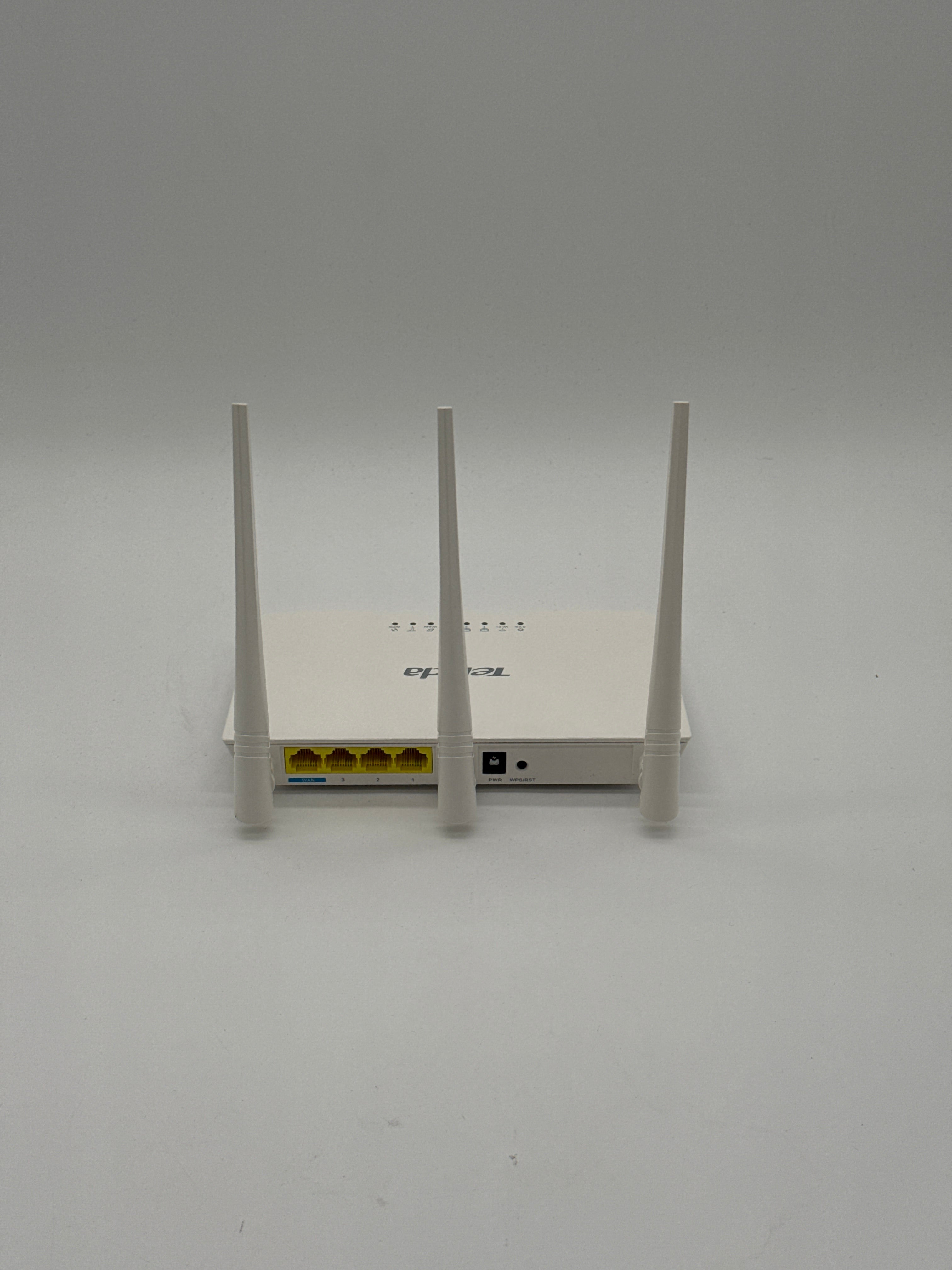 Tenda F3 N300 Wireless Access Points Tenda F3 N300 Router WLAN 300 Mbit/s (2,4 GHz) — 3 antenne esterne, 3 porte LAN/WAN