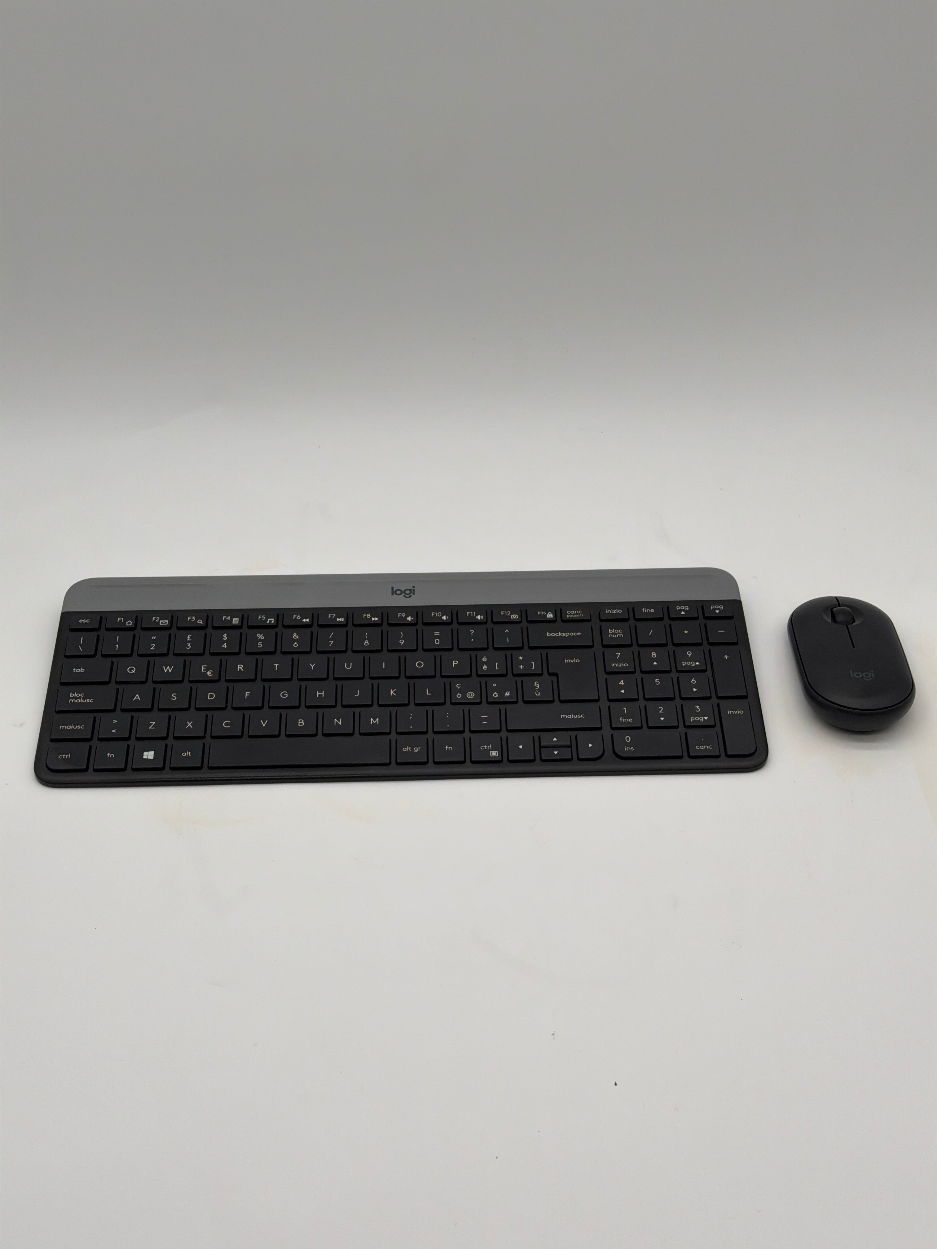 Logitech Notebook Logitech MK470 Kit Tastiera e Mouse Wireless (Layout Italiano QWERTY) - Grigio