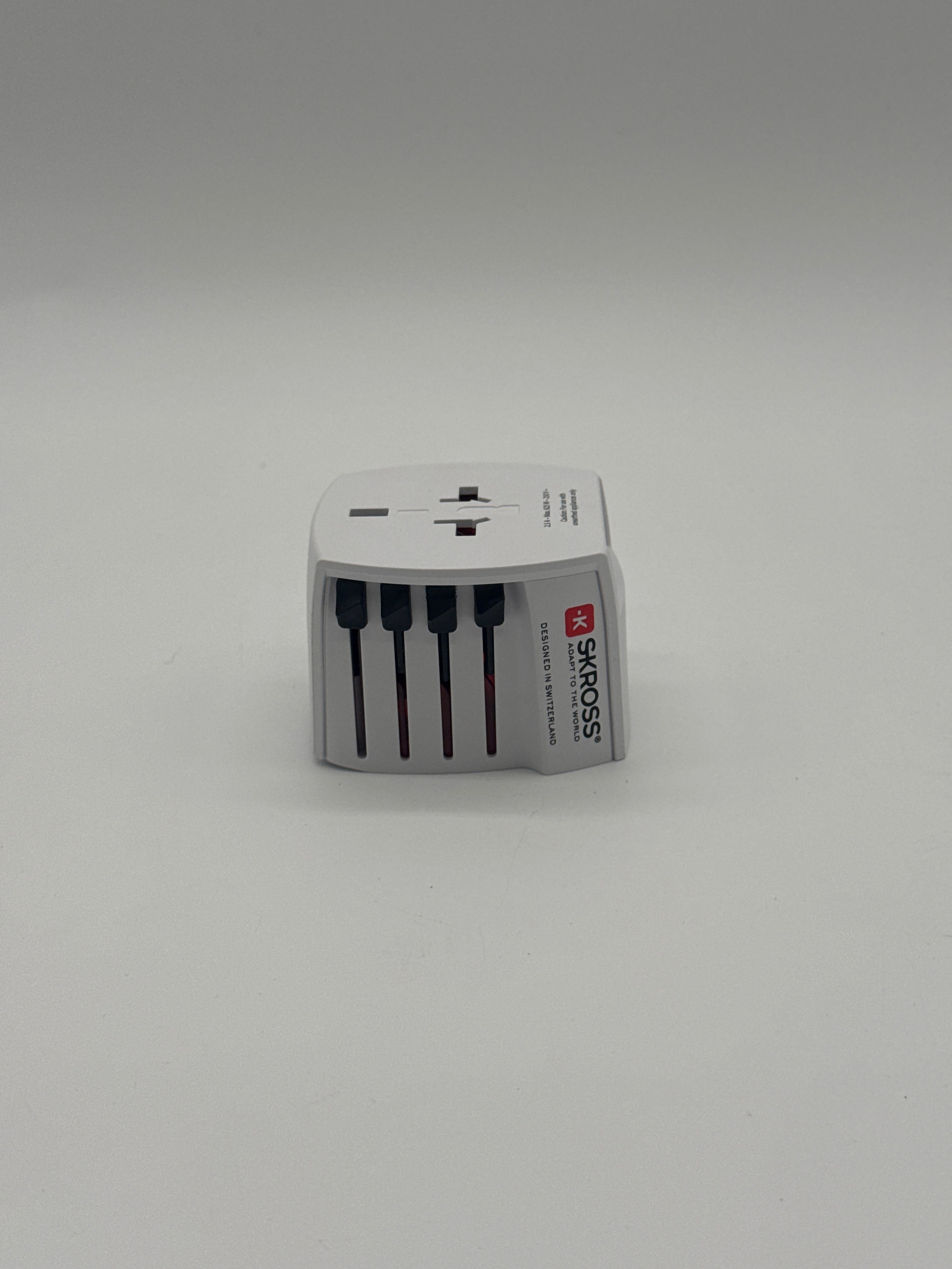 SKROSS 1.302962 Universal Motors SKROSS 1.302962 Adattatore da viaggio universale con 2 porte USB