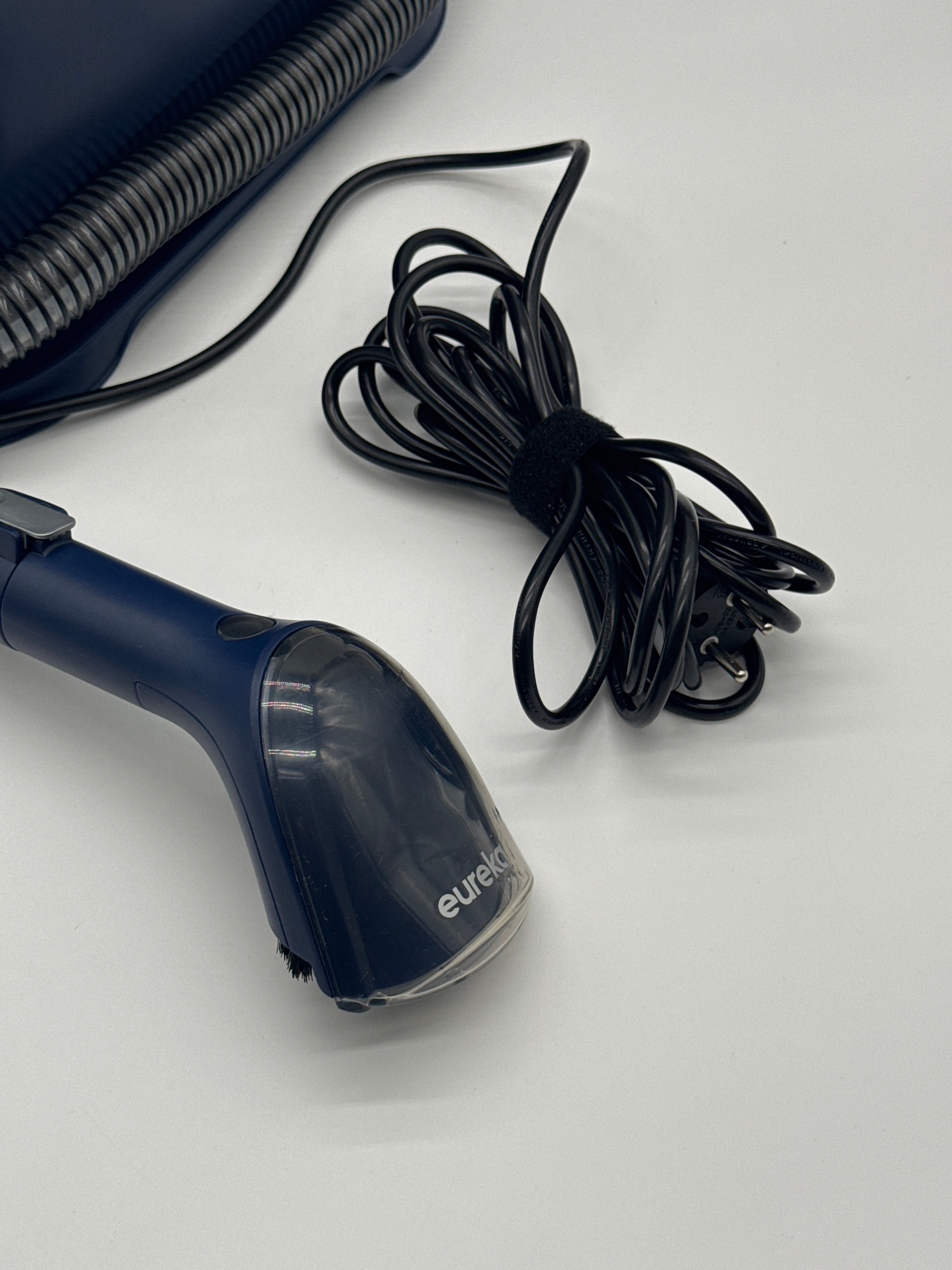 Eureka NEY100 Portable Carpet Shampooers Eureka NEY100 pulitore per tappeti e imbottiti
