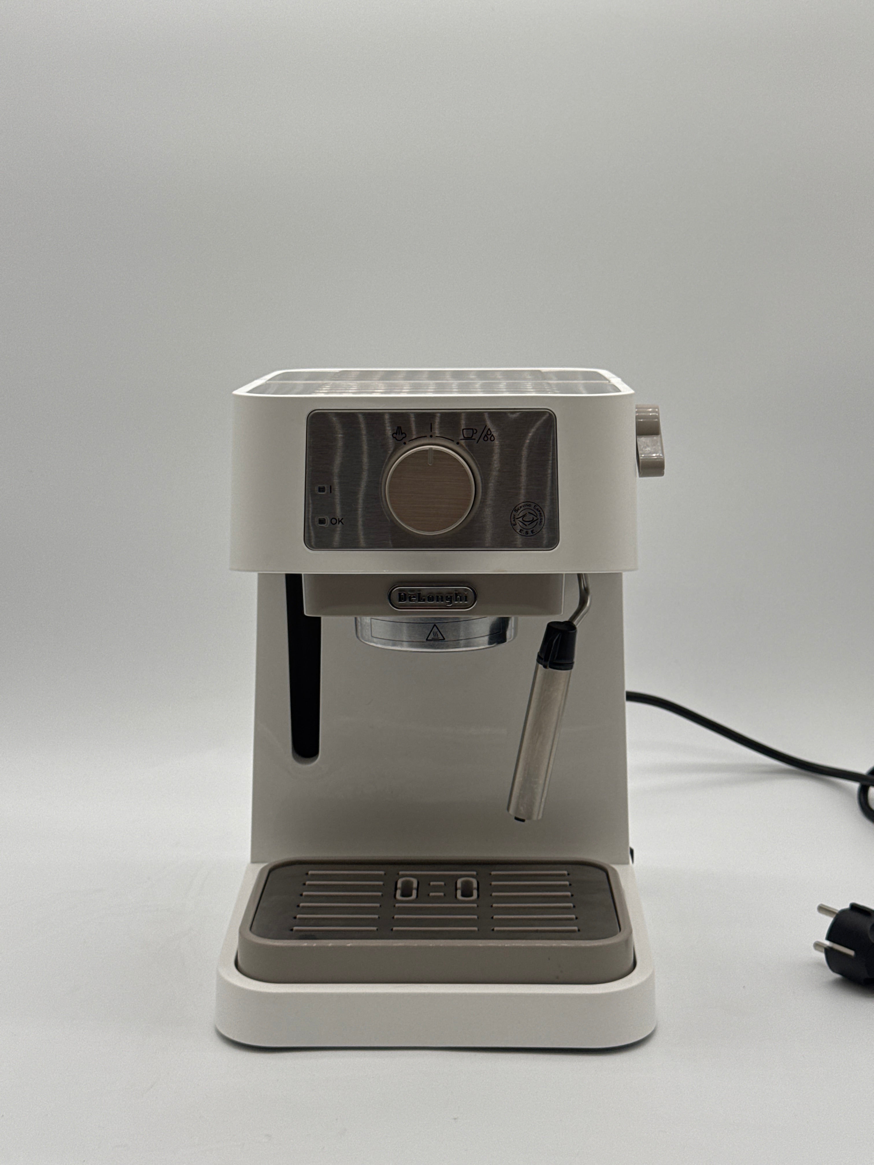 De'Longhi Stilosa EC260.W Milk De'Longhi Stilosa EC260.W — Macchina da caffè espresso per polvere e cialde E.S.E., bianco