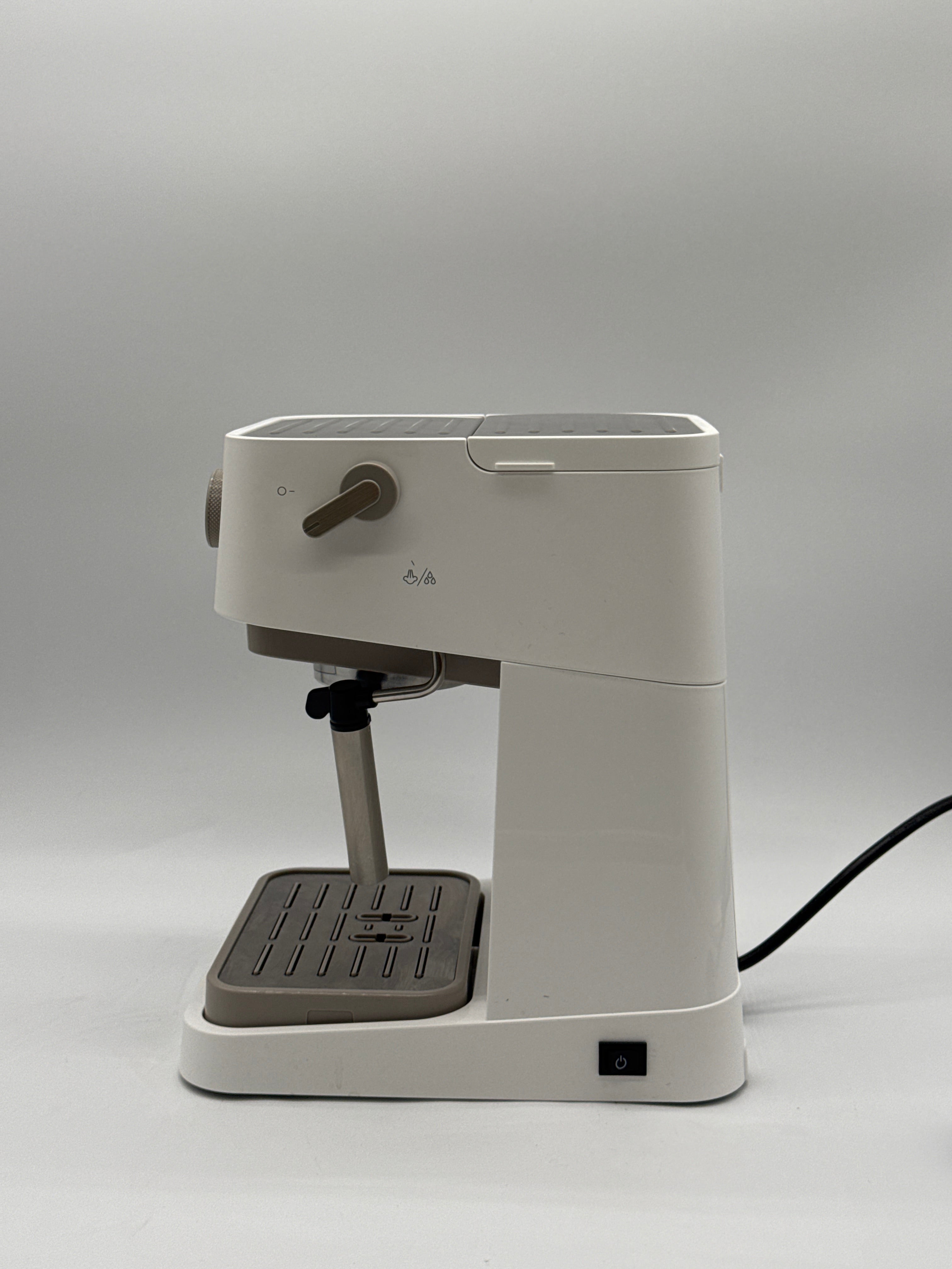 De'Longhi Stilosa EC260.W Milk De'Longhi Stilosa EC260.W — Macchina da caffè espresso per polvere e cialde E.S.E., bianco