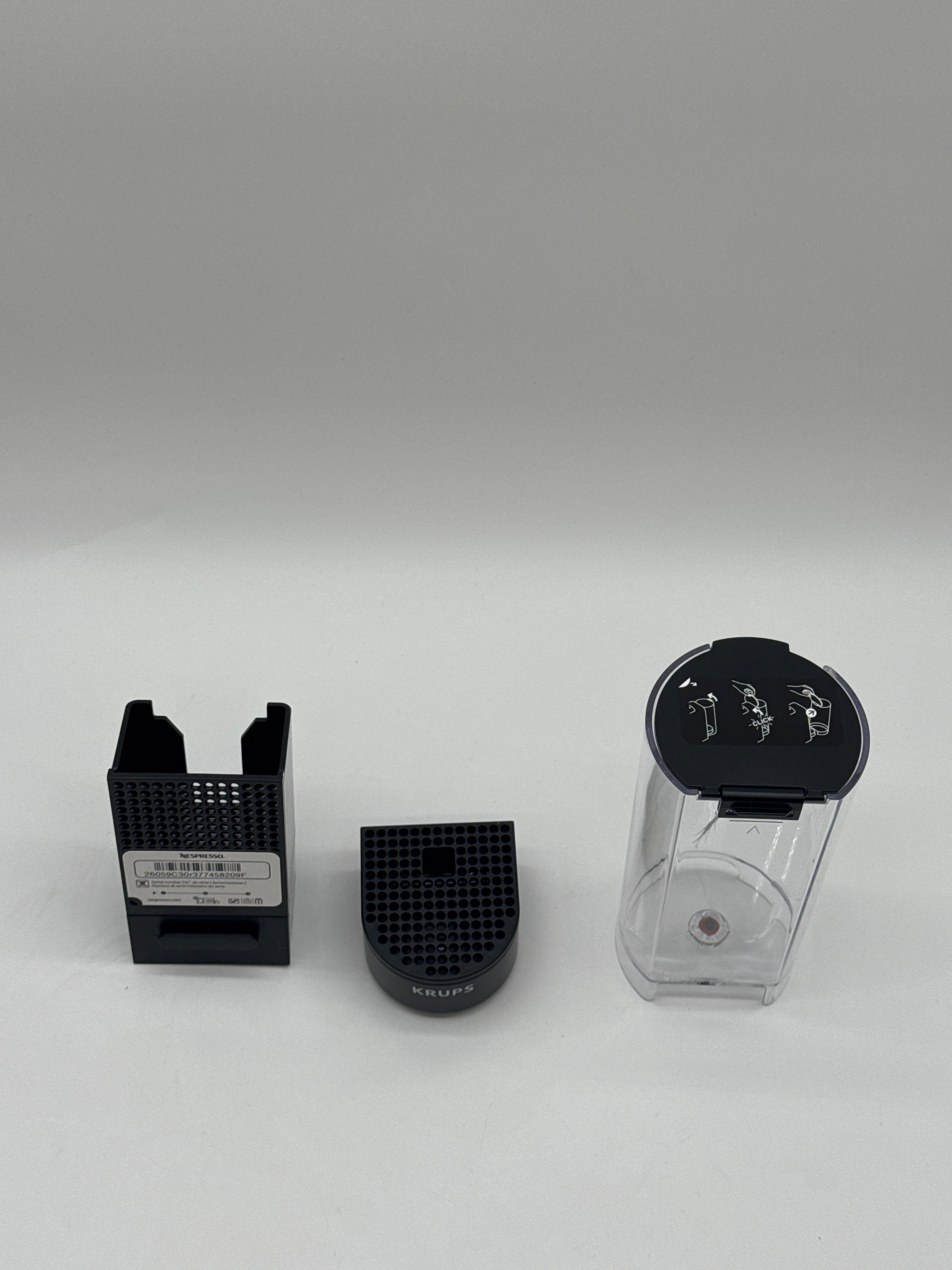 Krups Essenza Mini Macchina caffe Nespresso Krups Essenza Mini - Macchina da caffè a capsule, Nero
