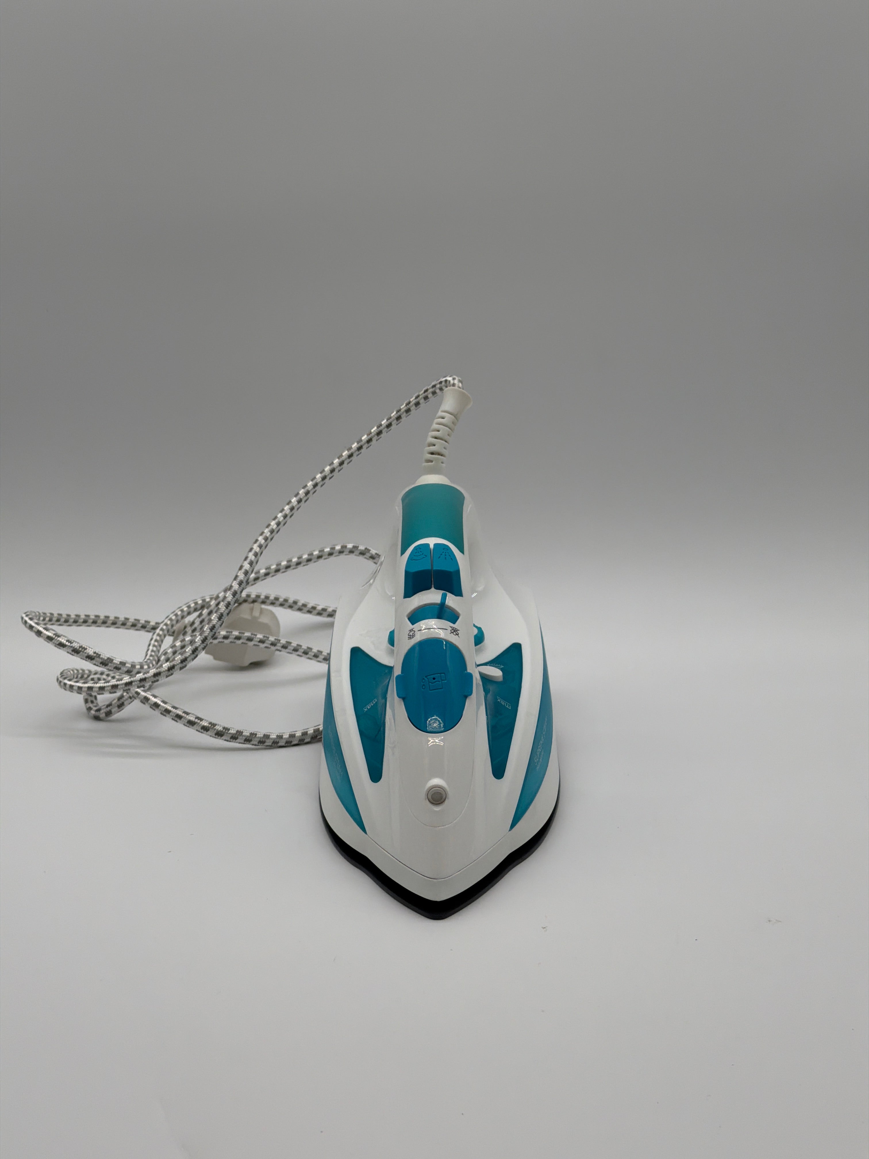 Russell Hobbs 20562-56 Ferro da stiro Russell Hobbs 20562-56 Ferro da stiro a vapore 2600W, piastra in ceramica
