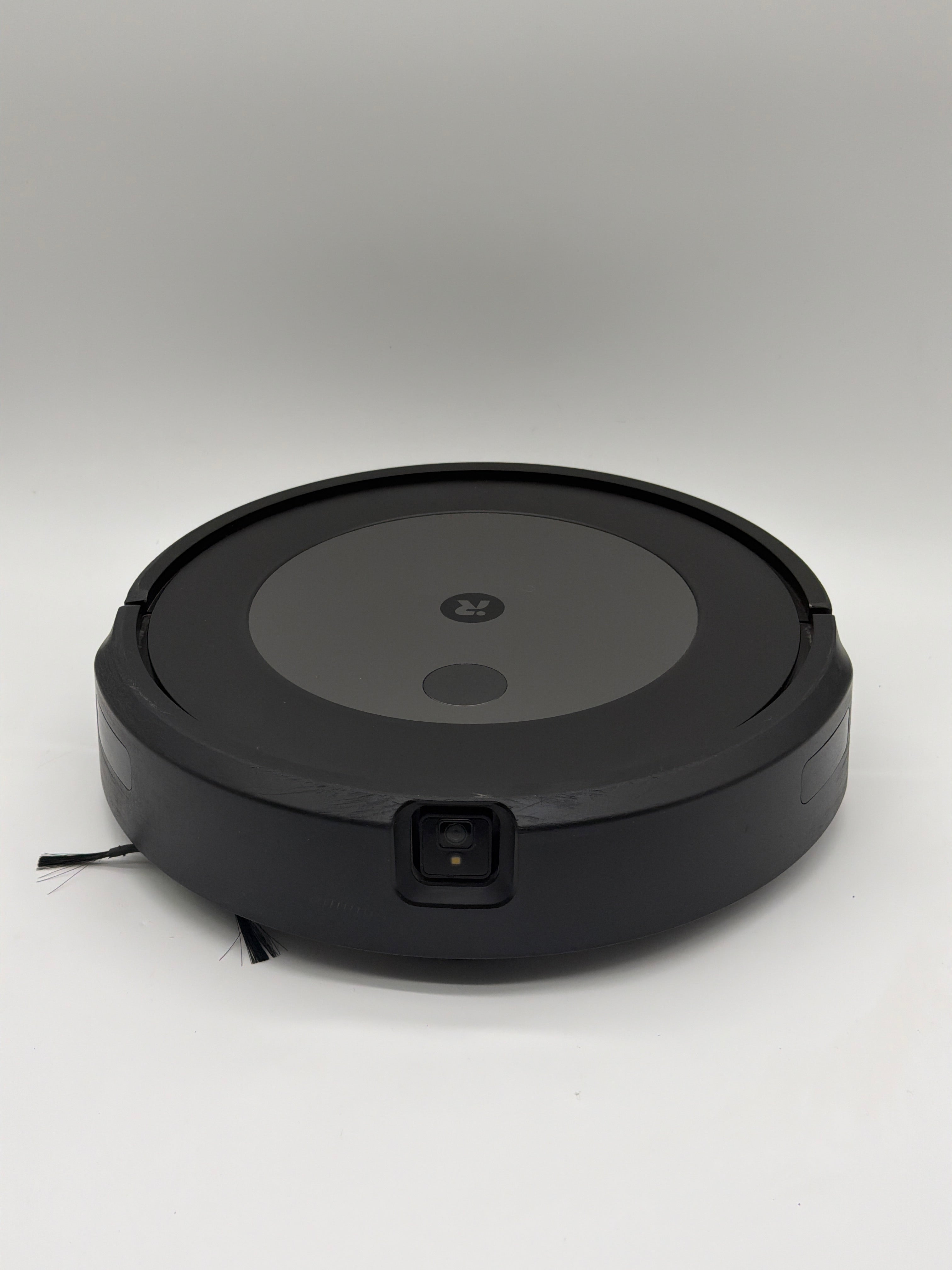 iRobot Roomba j7+ Robot Vacuums iRobot Roomba j7+ robot aspirapolvere con Clean Base e mappatura intelligente