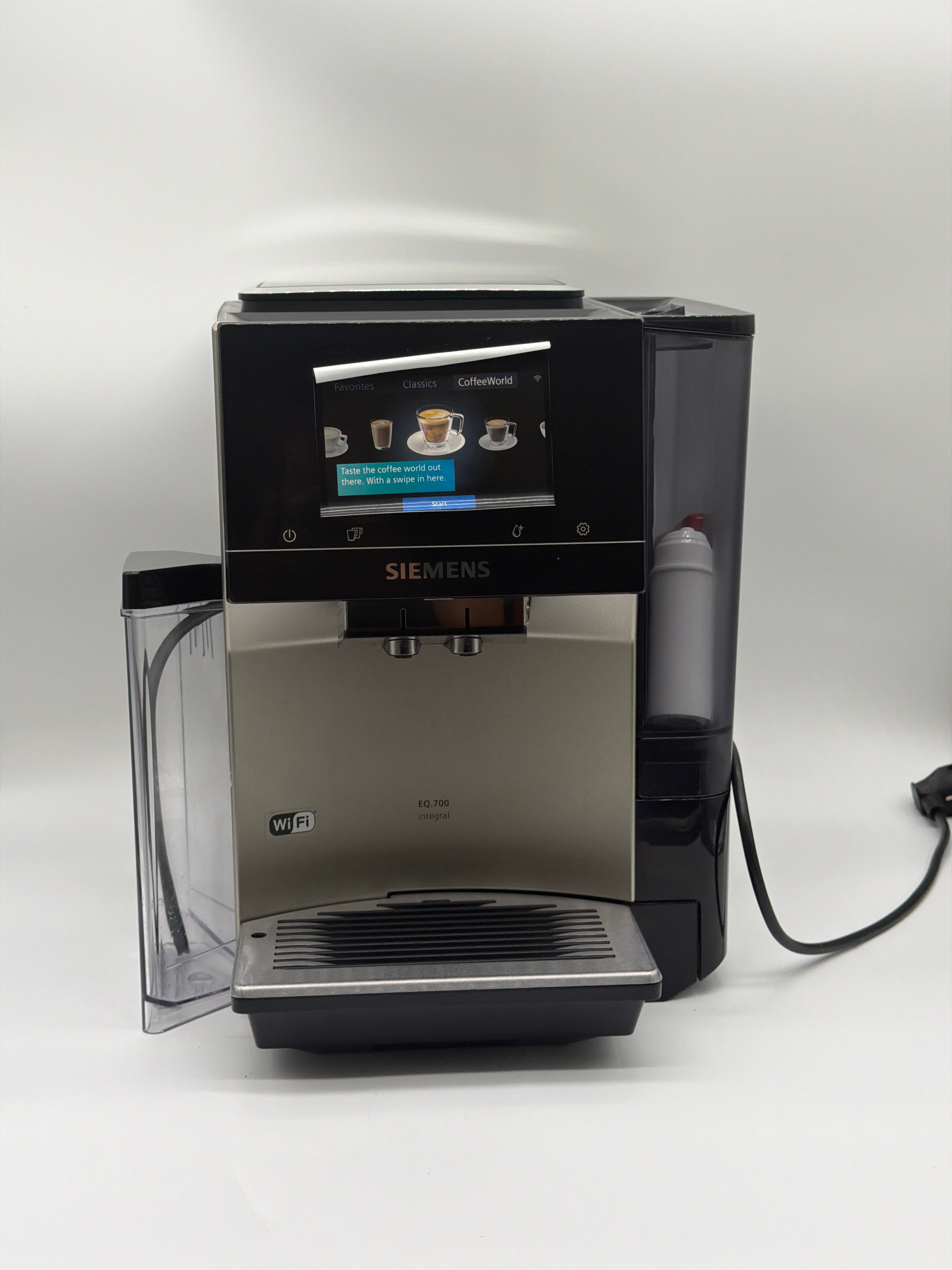 Siemens EQ700 Classic TP715E17 Milk Frothers & Steamers Siemens EQ700 Classic TP715E17 macchina da caffè automatica