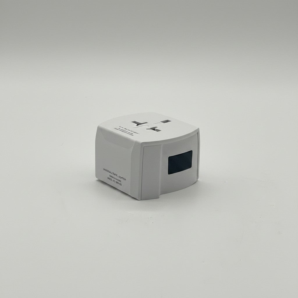 Adattatore da viaggio universale Mr Bob - Home & Tech Utility bianco con porte USB-C e USB-A per ricarica internazionale