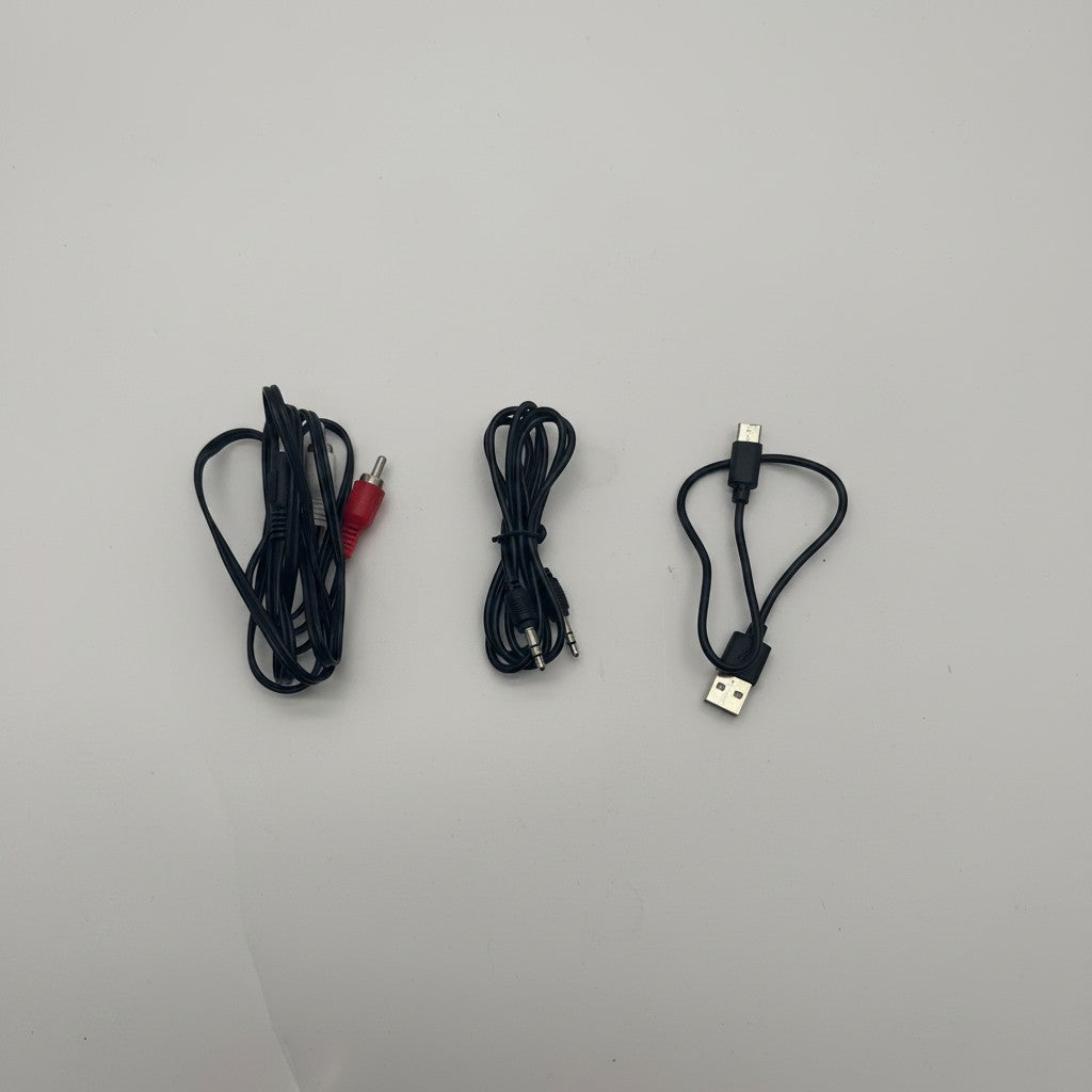 Set di cavi di connessione neri per amplificatore audio Mr Bob - Home & Tech Utility su sfondo neutro