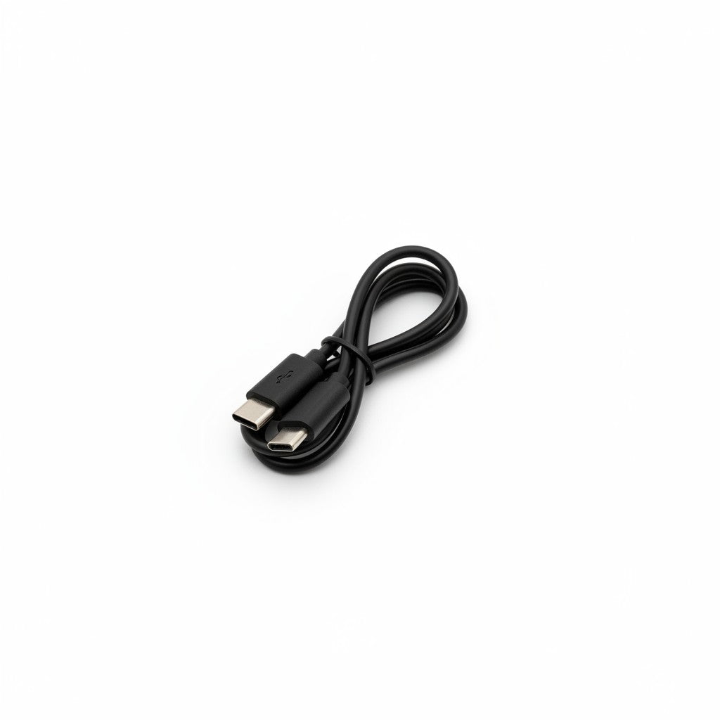 Cavo di ricarica USB-C nero per auricolari Hsility Mr Bob - Home & Tech Utility su sfondo bianco