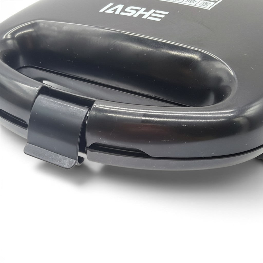 Piastra per waffle Mr Bob - Home & Tech Utility nera da 750W con chiusura di sicurezza e manico atermico