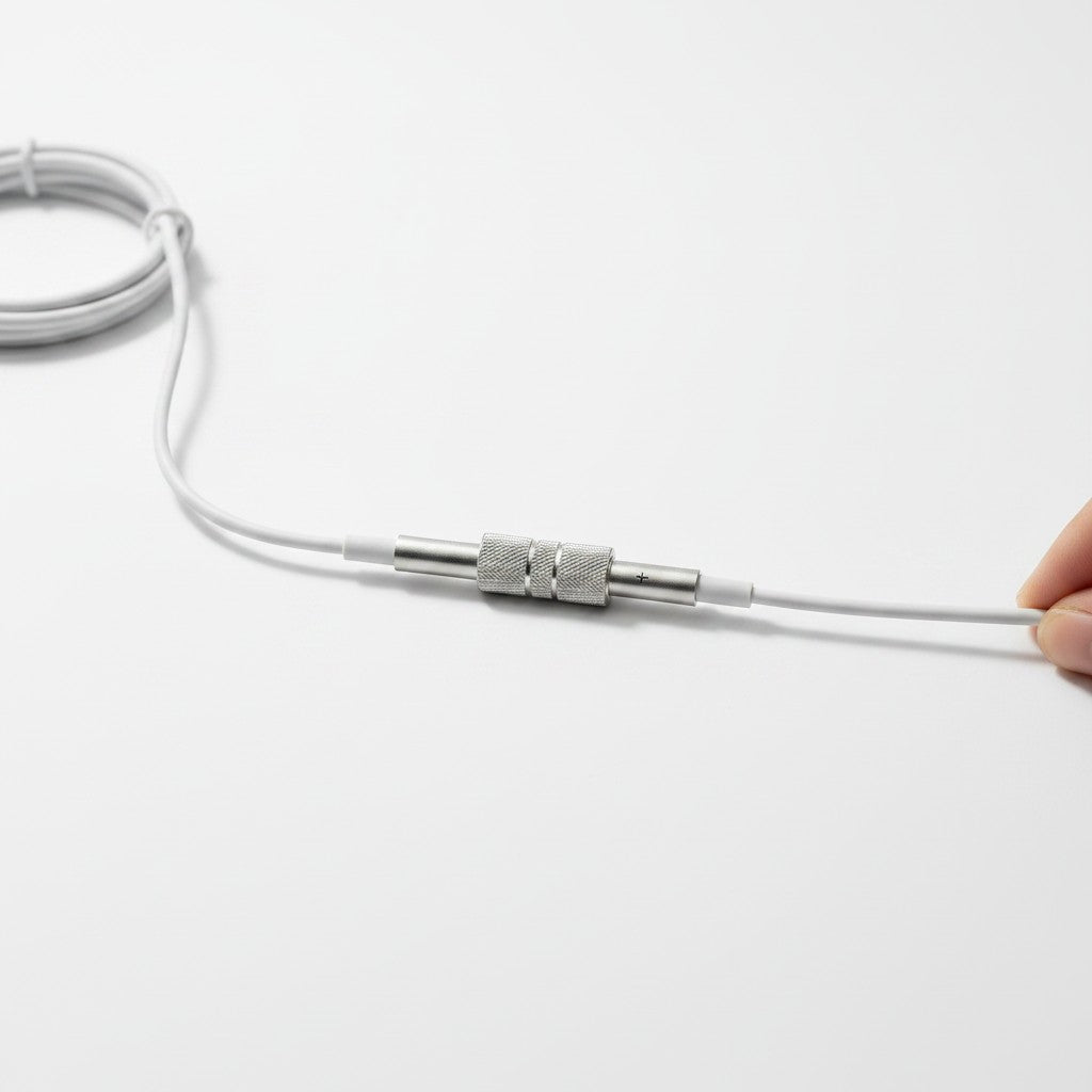 Ricevitore Bluetooth 5.0 GlasFlength Mr Bob - Home & Tech Utility con cavo bianco e connettore jack 3,5 mm in metallo