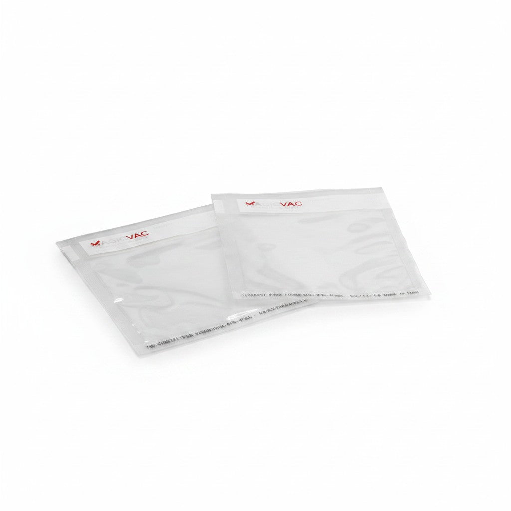 Due sacchetti trasparenti per sottovuoto Magic Vac con logo rosso, ideali per conservazione alimenti Mr Bob - Home & Tech Utility