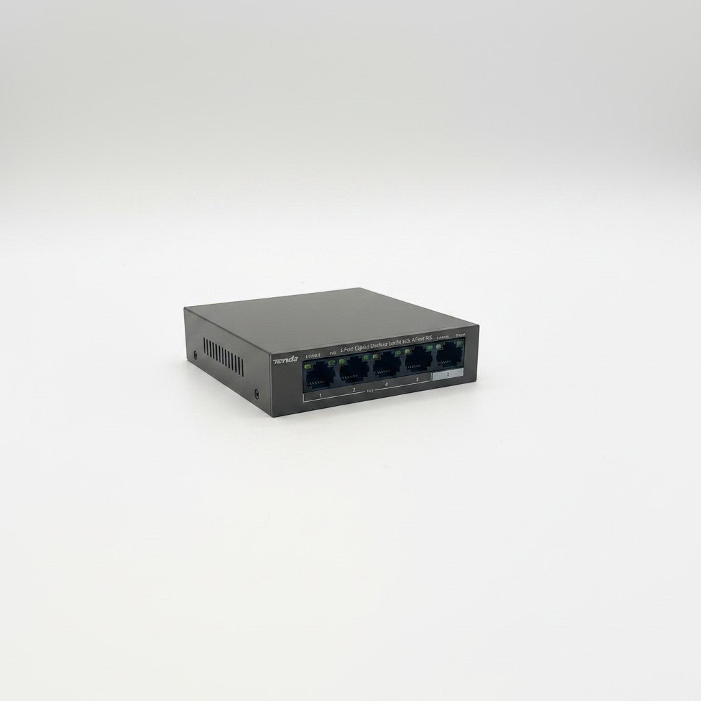 Switch Gigabit Tenda TEG1105P-4-63W con 5 porte PoE+ in metallo nero, venduto da Mr Bob - Home & Tech Utility